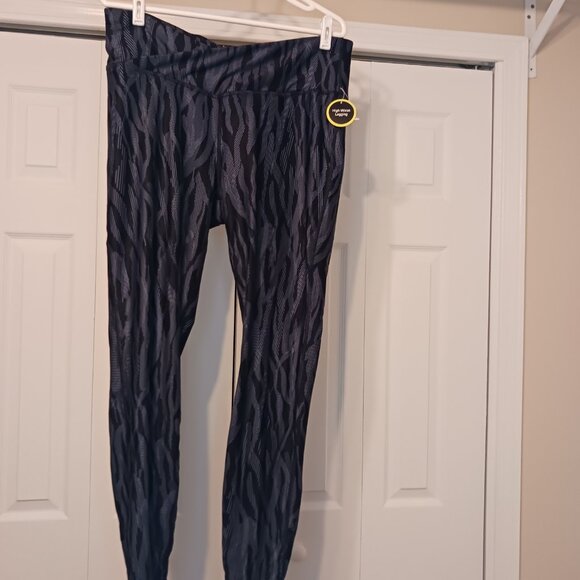 #61 3/$18 - NWT Athletic Works Black/Gray Leggings Size XXL - Picture 1 of 7